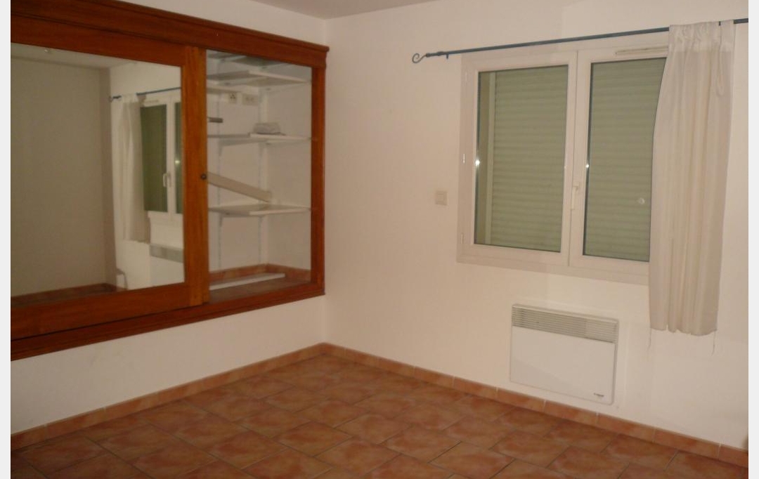 Annonces LUBERON  : Appartement | L'ISLE-SUR-LA-SORGUE (84800) | 40 m2 | 650 € 